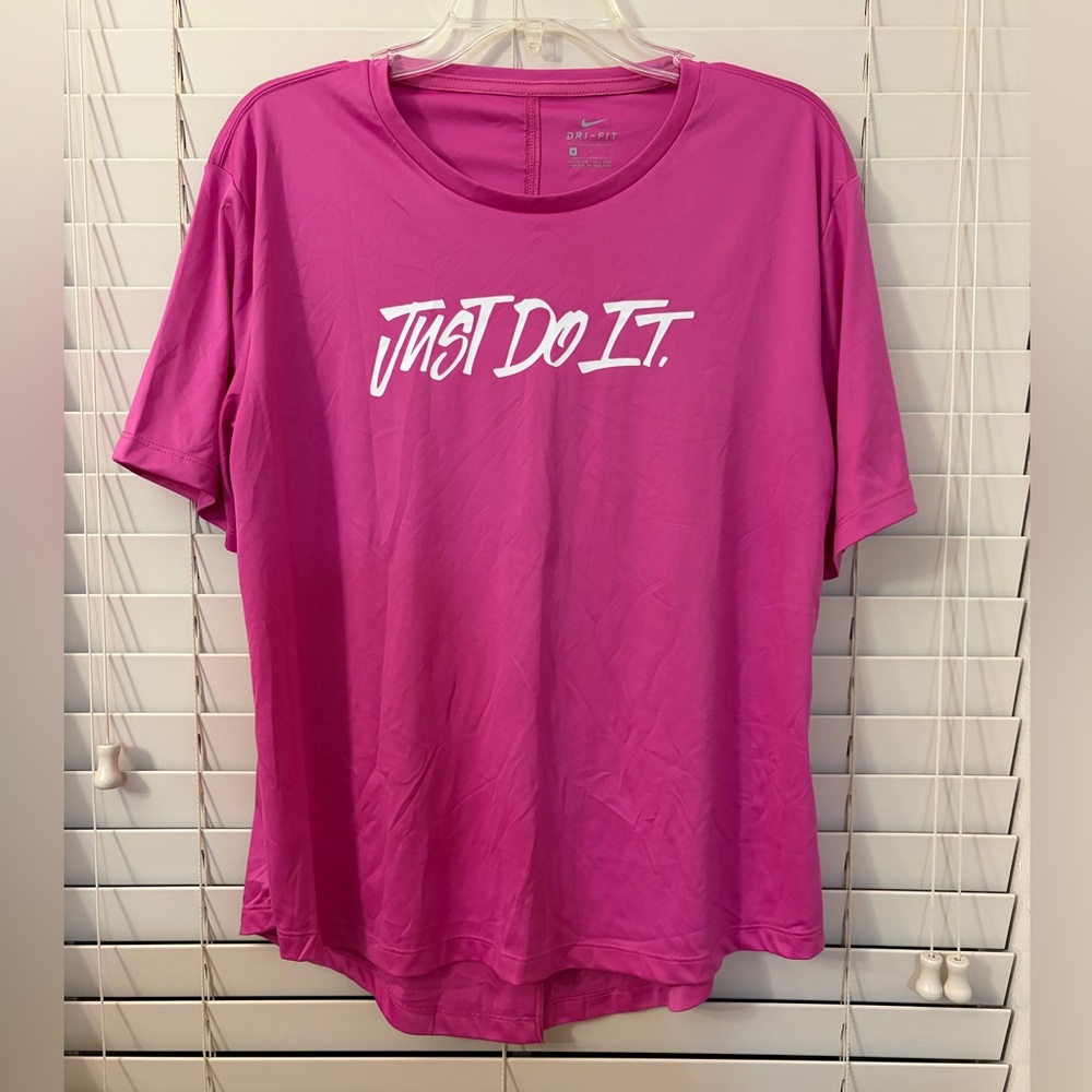 Nike Dri-Fit Just Do It T-Shirt Women’s Medium Pink Gym Athletic Top Split Back